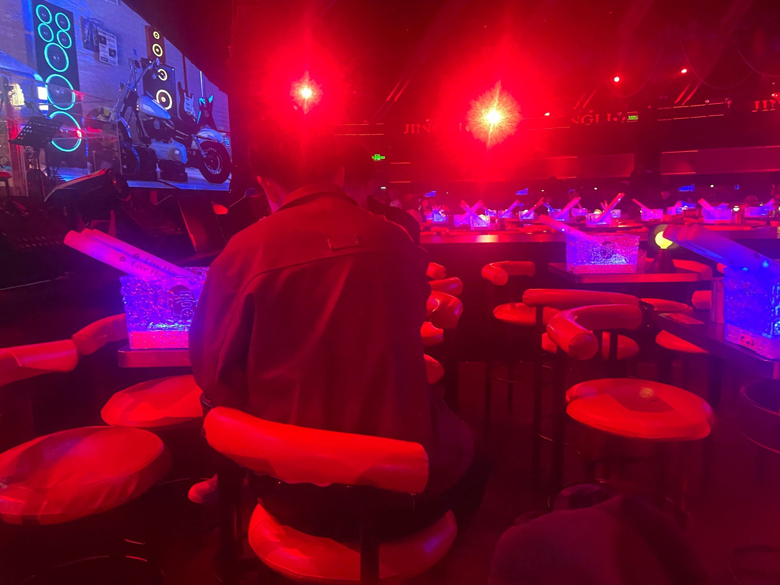 重庆商务ktv多少钱一个小时解析-奉节县ktv预订